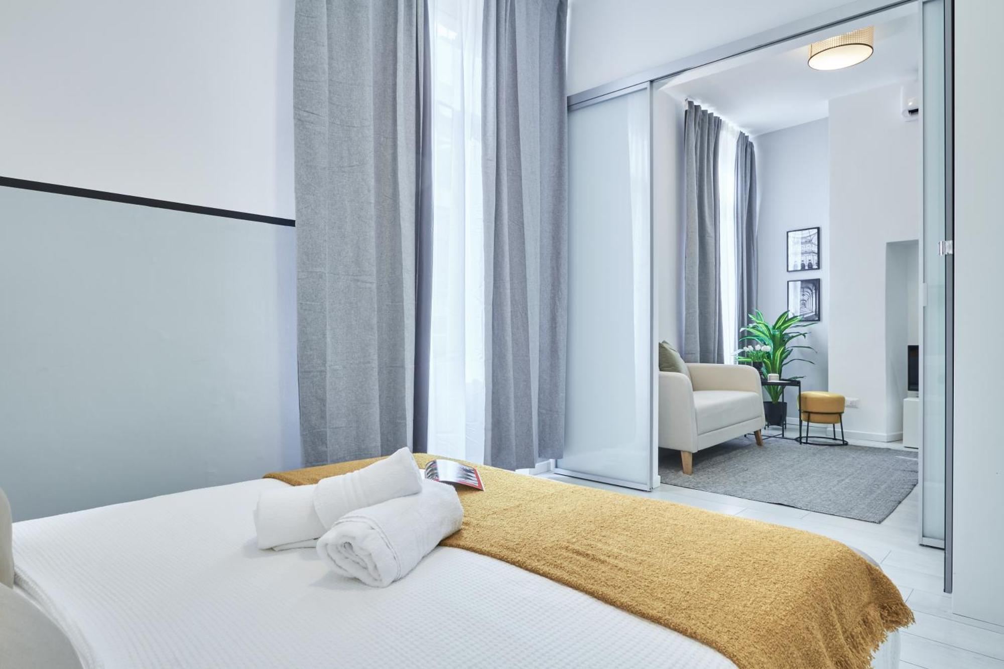 Elegante Minimal Dai Tocchi Botanici Apartment Mailand